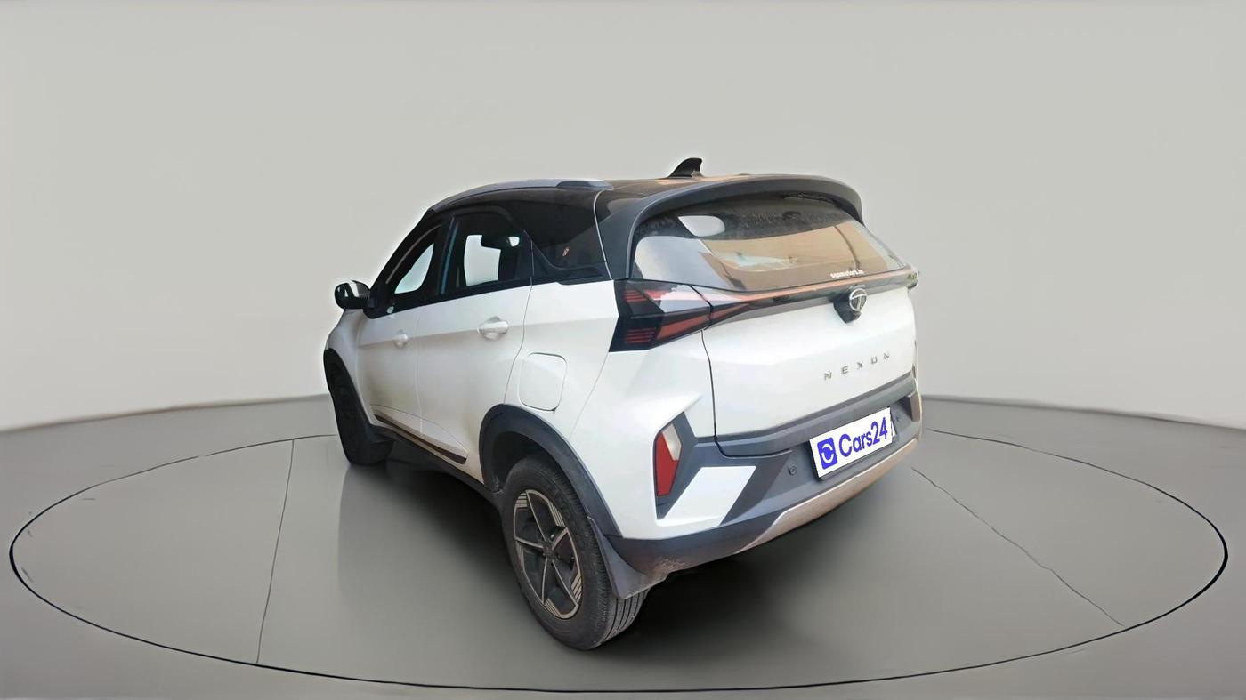 2023 Tata NEXON FEARLESS + SUNROOF DUAL TONE 1.5 DIESEL, Diesel, Manual, 80,678 km, exterior
