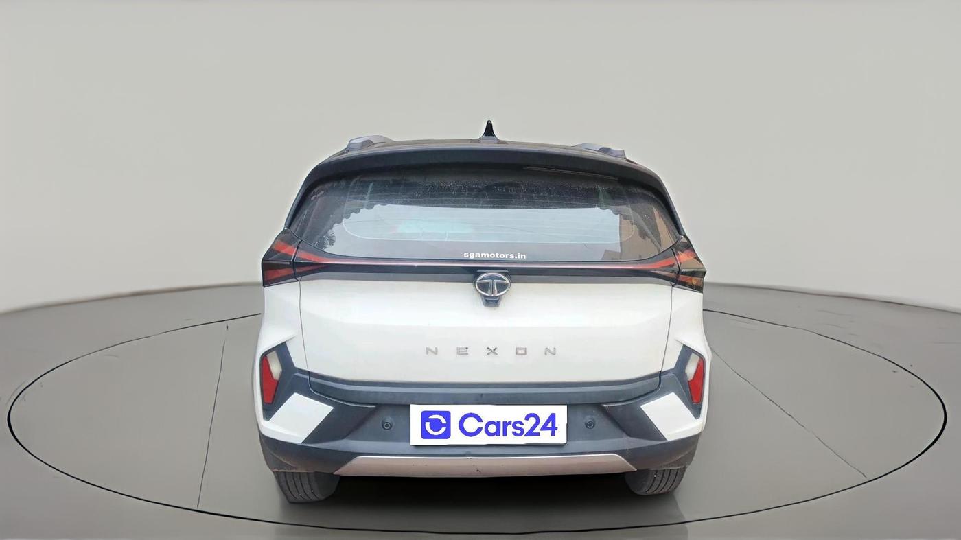 2023 Tata NEXON FEARLESS + SUNROOF DUAL TONE 1.5 DIESEL, Diesel, Manual, 80,678 km, exterior