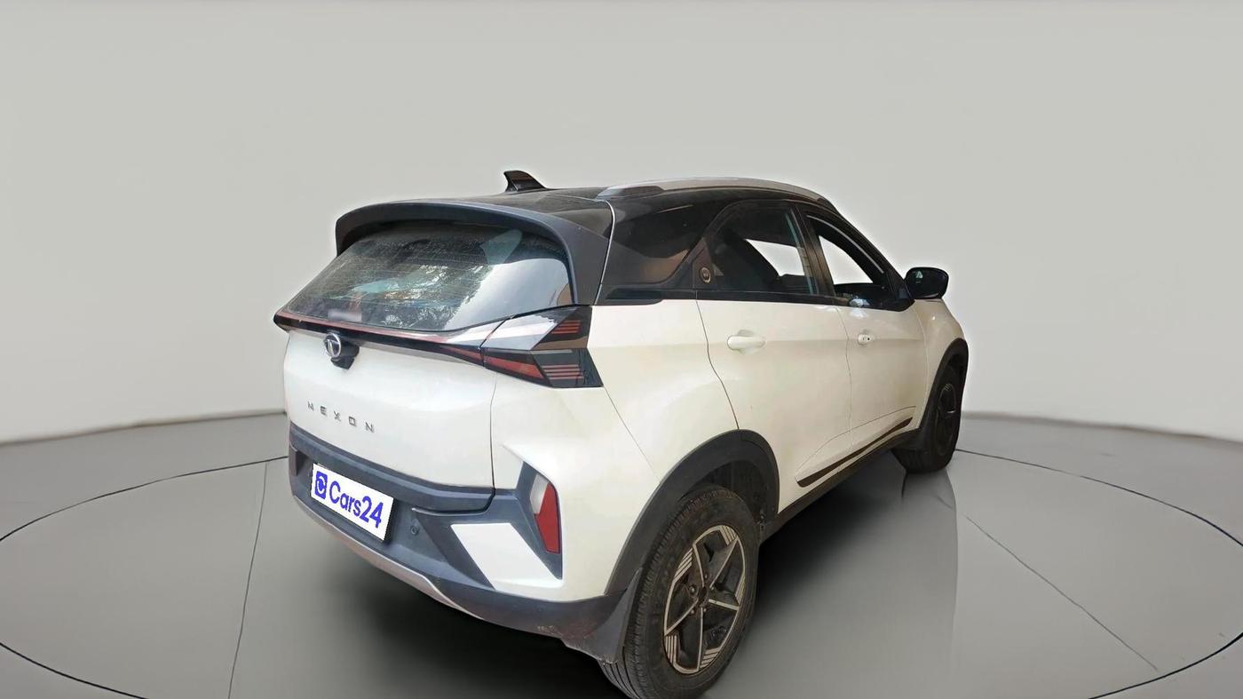 2023 Tata NEXON FEARLESS + SUNROOF DUAL TONE 1.5 DIESEL, Diesel, Manual, 80,678 km, exterior