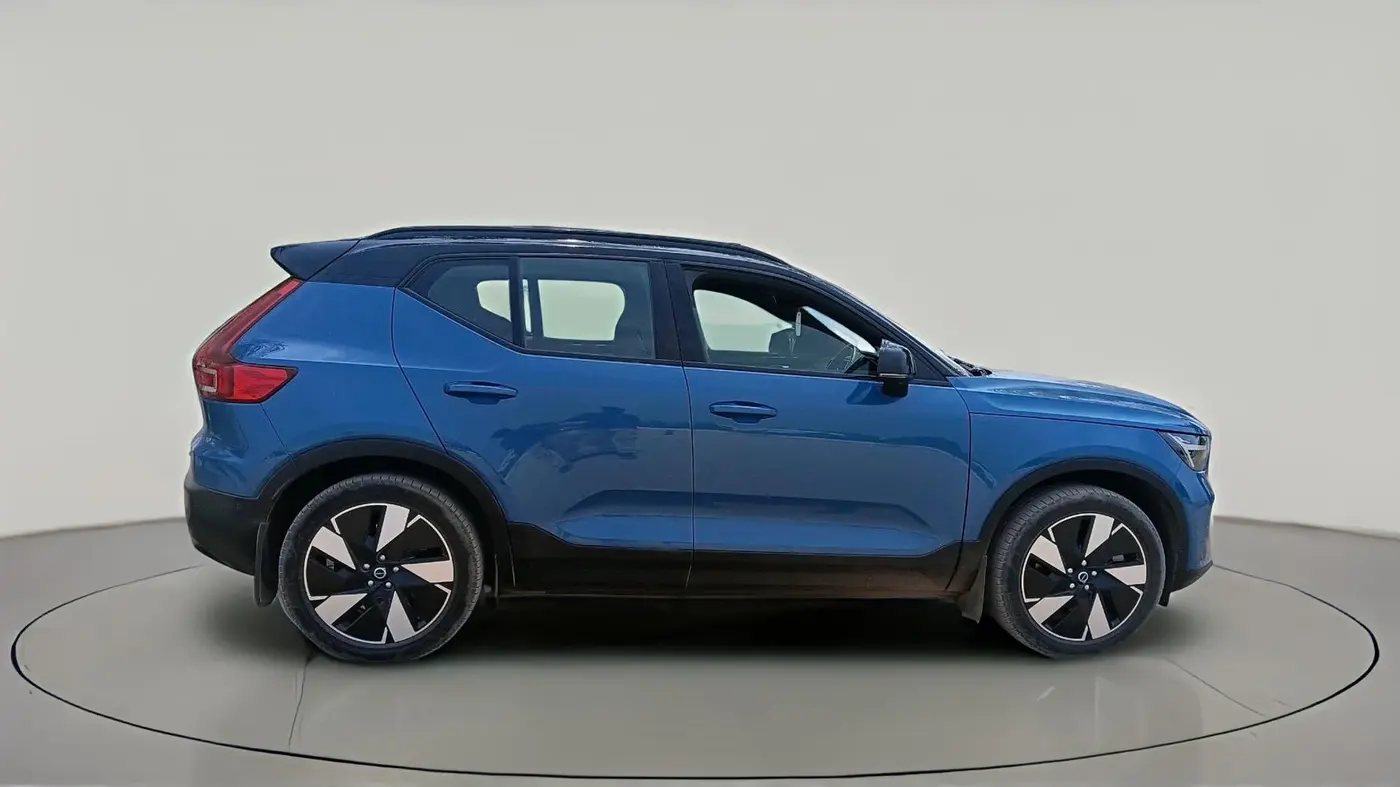 2023 Volvo XC 40  Recharge P8 , Electric, Automatic, 19,475 km, exterior