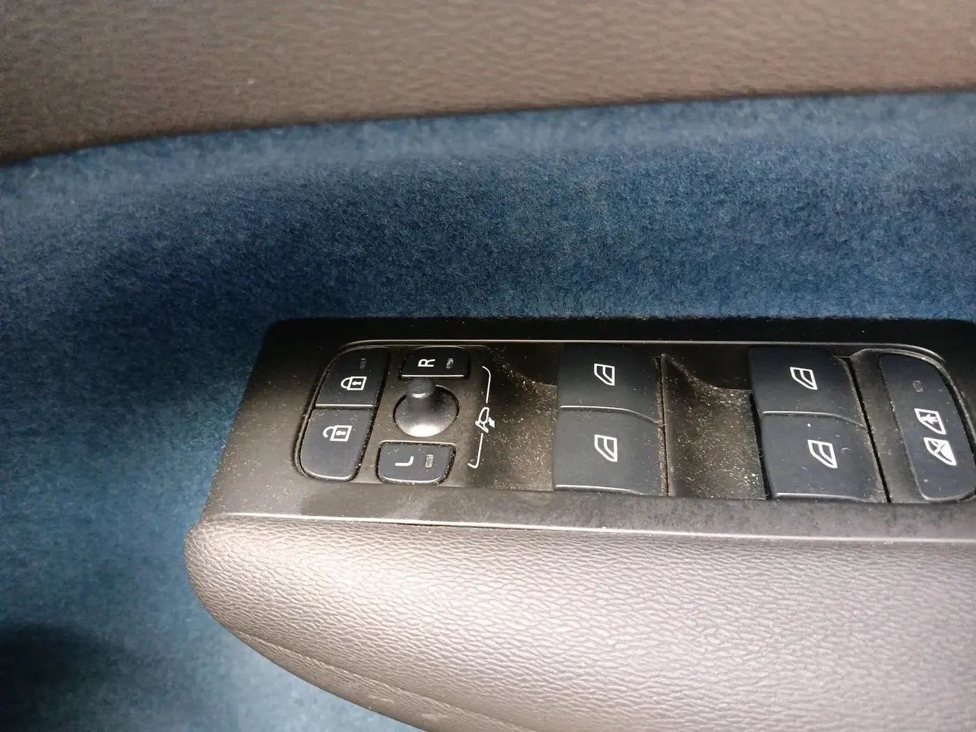 2023 Volvo XC 40  Recharge P8 , Electric, Automatic, 19,475 km, interior
