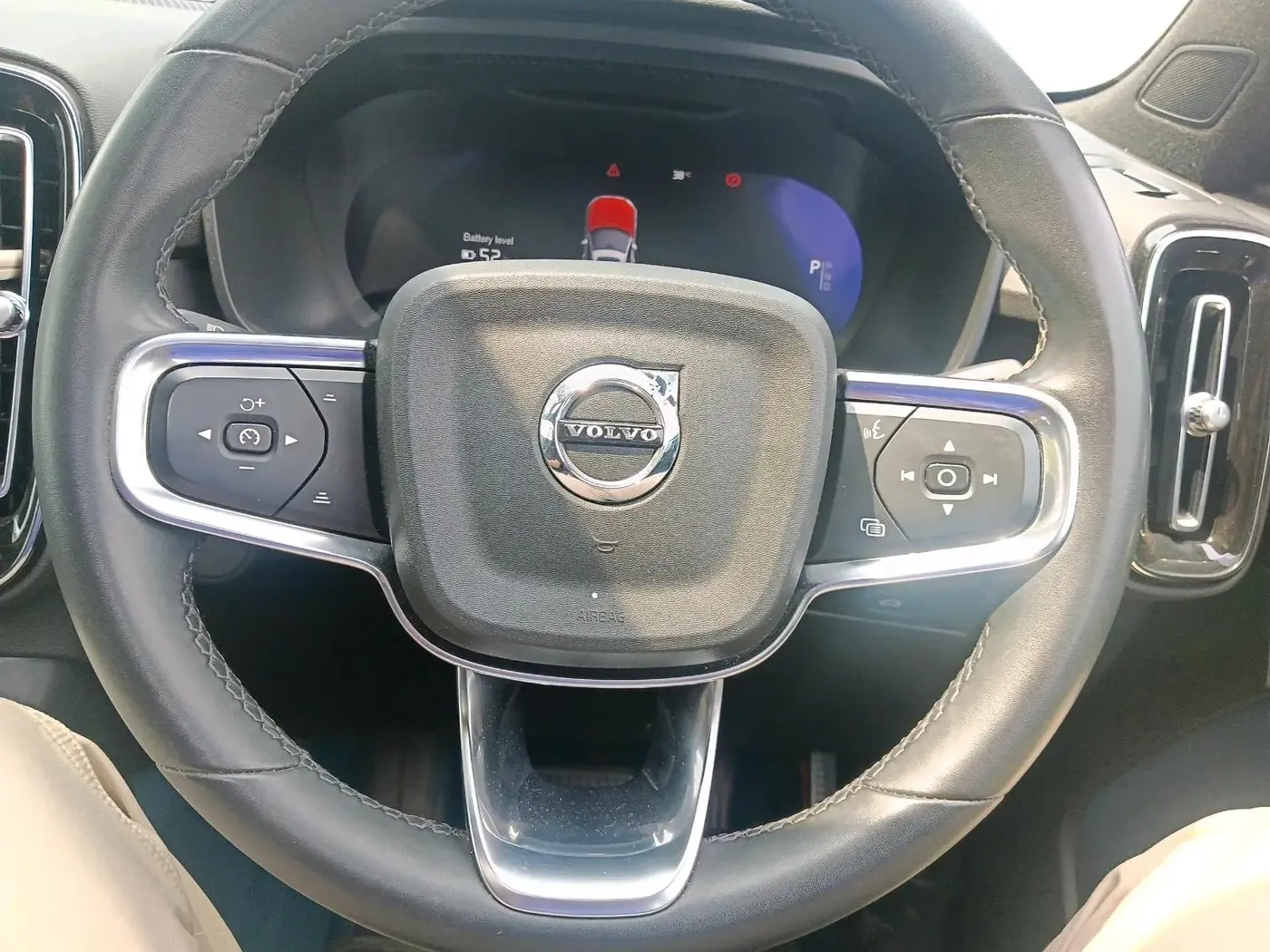 2023 Volvo XC 40  Recharge P8 , Electric, Automatic, 19,475 km, interior