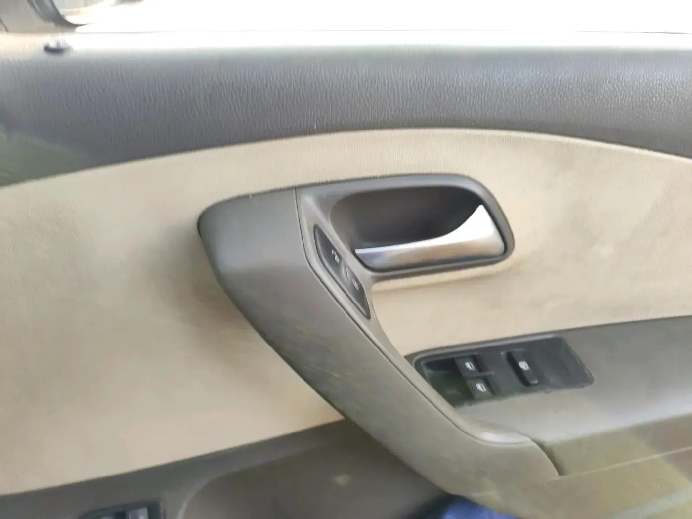 2011 Volkswagen Vento COMFORTLINE 1.6, Petrol, Manual, 1,13,879 km, interior