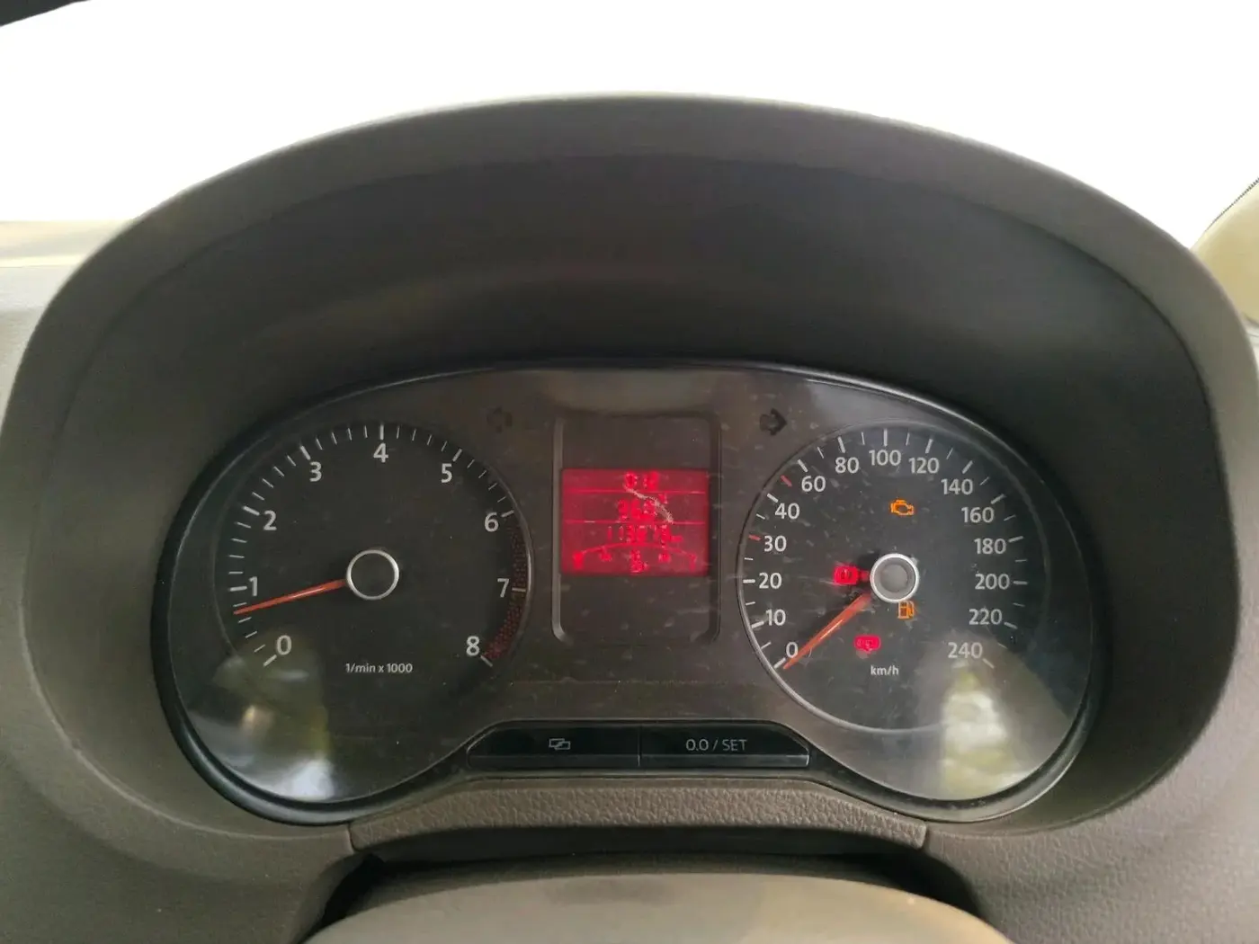 2011 Volkswagen Vento COMFORTLINE 1.6, Petrol, Manual, 1,13,879 km, interior