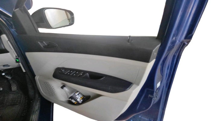 2022 Renault TRIBER RXT AMT, Petrol, Automatic, 30,015 km, interior