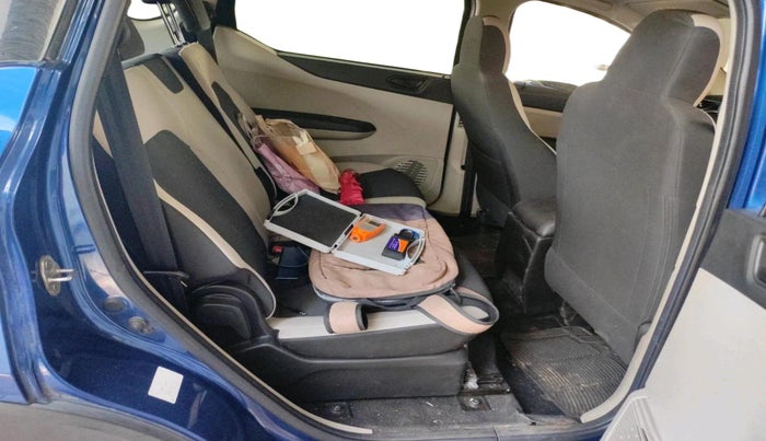 2022 Renault TRIBER RXT AMT, Petrol, Automatic, 30,015 km, interior