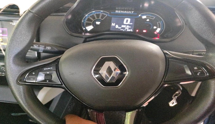 2022 Renault TRIBER RXT AMT, Petrol, Automatic, 30,015 km, interior