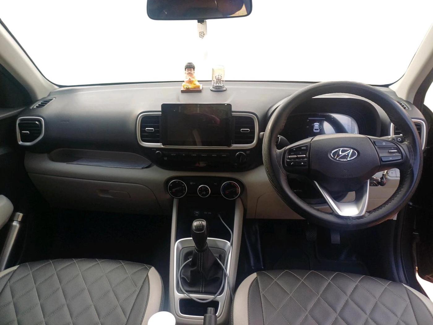 2024 Hyundai VENUE S 1.2, Petrol, Manual, 22,667 km, interior