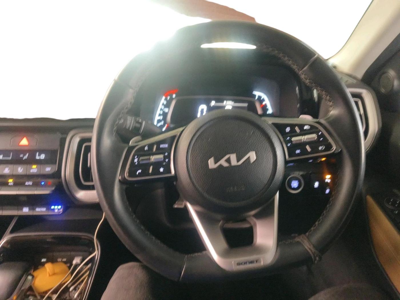 2024 KIA SONET 	 HTX 1.0 TURBO DCT, Petrol, Automatic, 21,190 km, interior