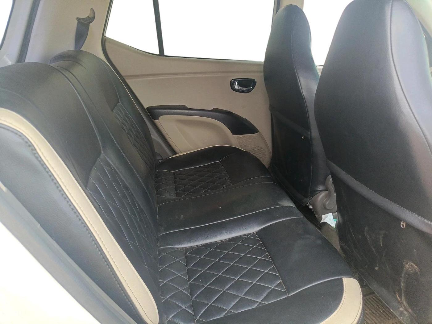 2014 Hyundai i10 SPORTZ 1.1, Petrol, Manual, 1,15,377 km, interior