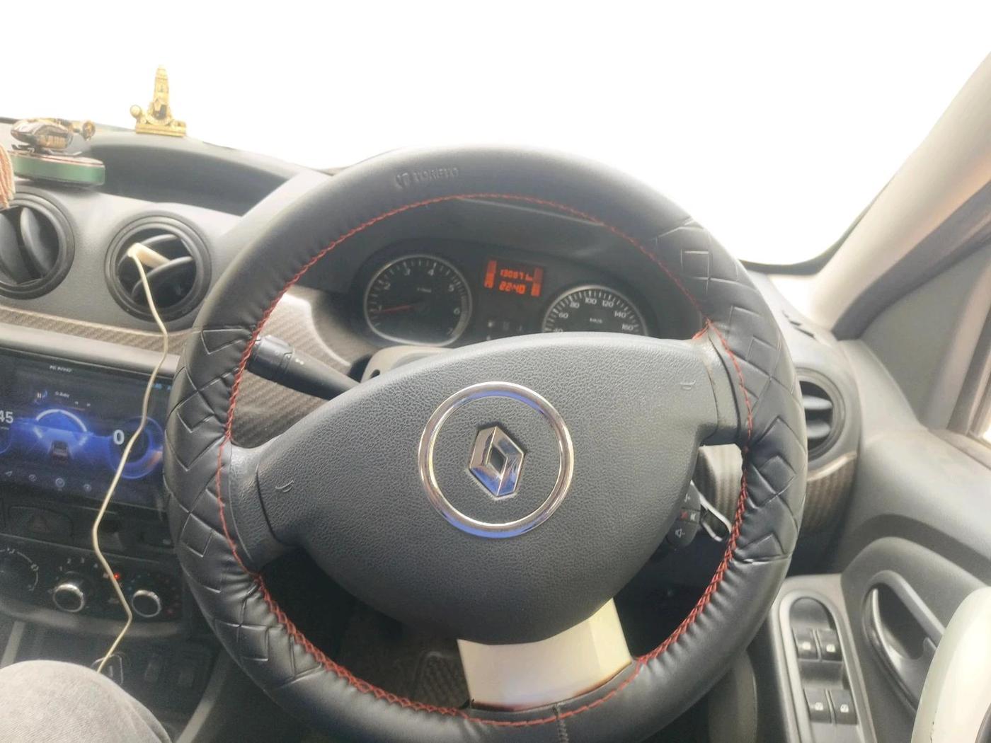 2013 Renault Duster 85 PS RXL DIESEL, Diesel, Manual, 1,30,871 km, interior