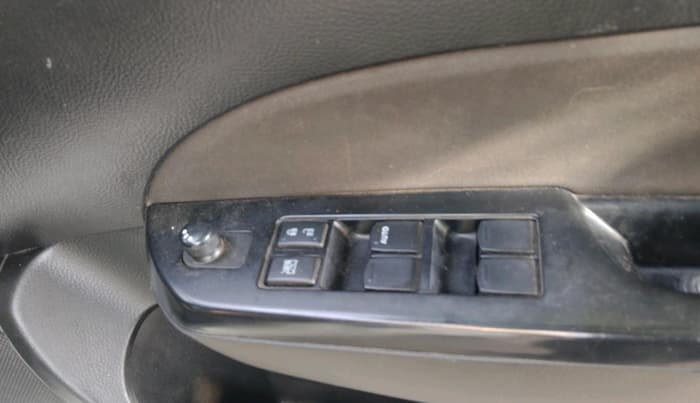 2013 Maruti Swift VDI, Diesel, Manual, 1,44,273 km, interior