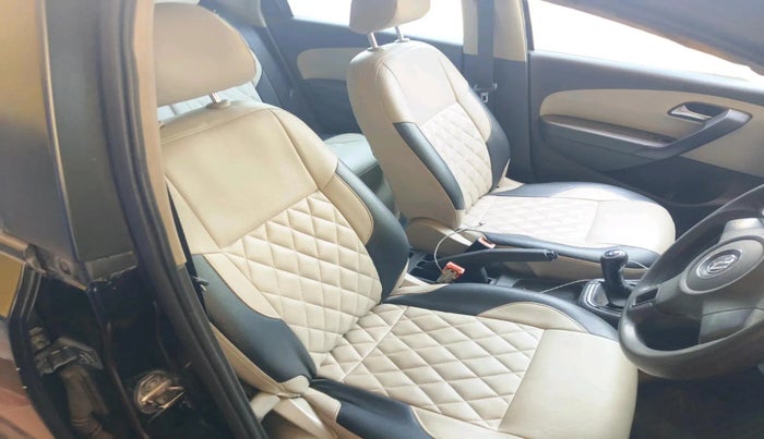 2011 Volkswagen Polo COMFORTLINE 1.2L, Diesel, Manual, 1,07,152 km, interior