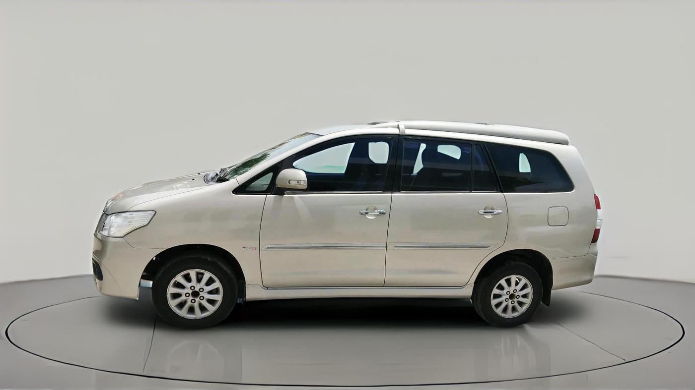 2012 Toyota Innova 2.5 VX 7 STR, Diesel, Manual, 2,92,433 km, exterior