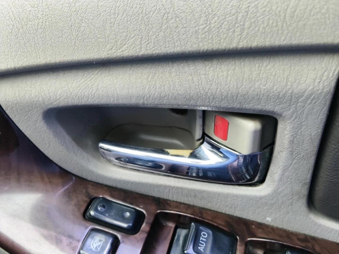 2012 Toyota Innova 2.5 VX 7 STR, Diesel, Manual, 2,92,433 km, interior
