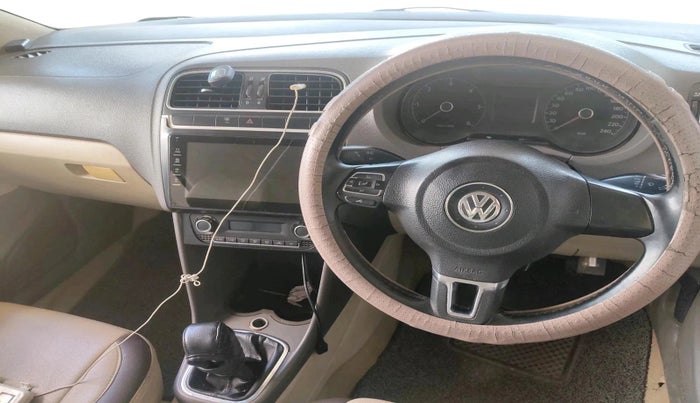 2013 Volkswagen Vento HIGHLINE DIESEL 1.6, Diesel, Manual, 1,58,183 km, interior