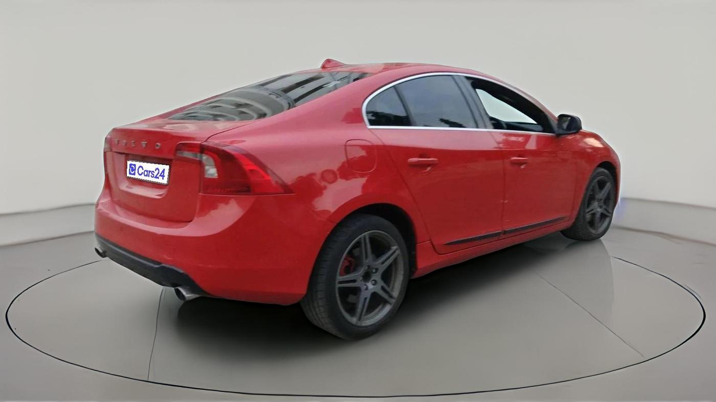 2015 Volvo S60 Momentum D4, Diesel, Automatic, 1,35,000 km, exterior