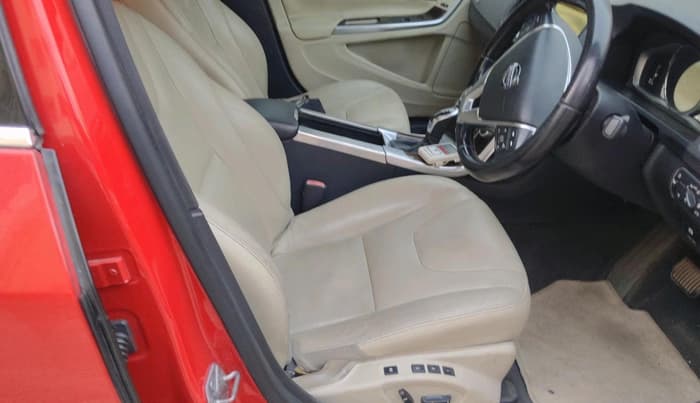 2015 Volvo S60 Momentum D4, Diesel, Automatic, 1,03,493 km, interior