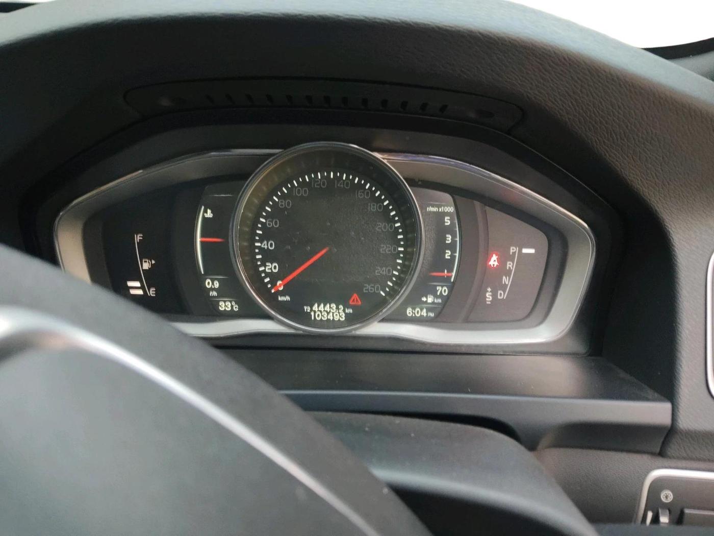 2015 Volvo S60 Momentum D4, Diesel, Automatic, 1,35,000 km, interior