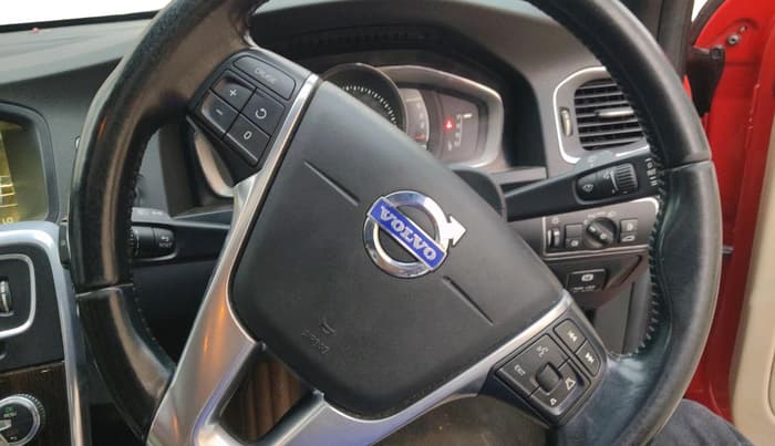 2015 Volvo S60 Momentum D4, Diesel, Automatic, 1,03,493 km, interior