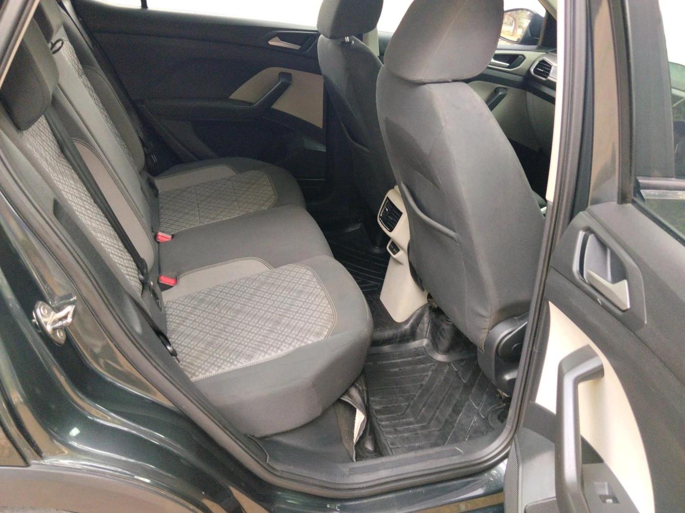 2023 Volkswagen TAIGUN HIGHLINE 1.0 TSI MT, Petrol, Manual, 60,719 km, interior