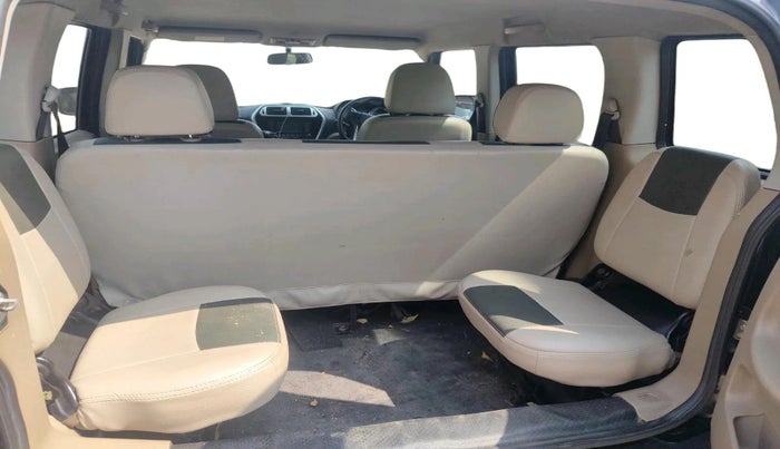 2015 Mahindra TUV300 T8, Diesel, Manual, 1,54,474 km, exterior