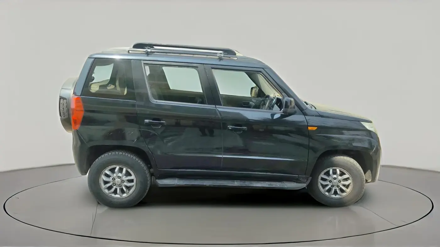 2015 Mahindra TUV300 T8, Diesel, Manual, 1,54,474 km, exterior