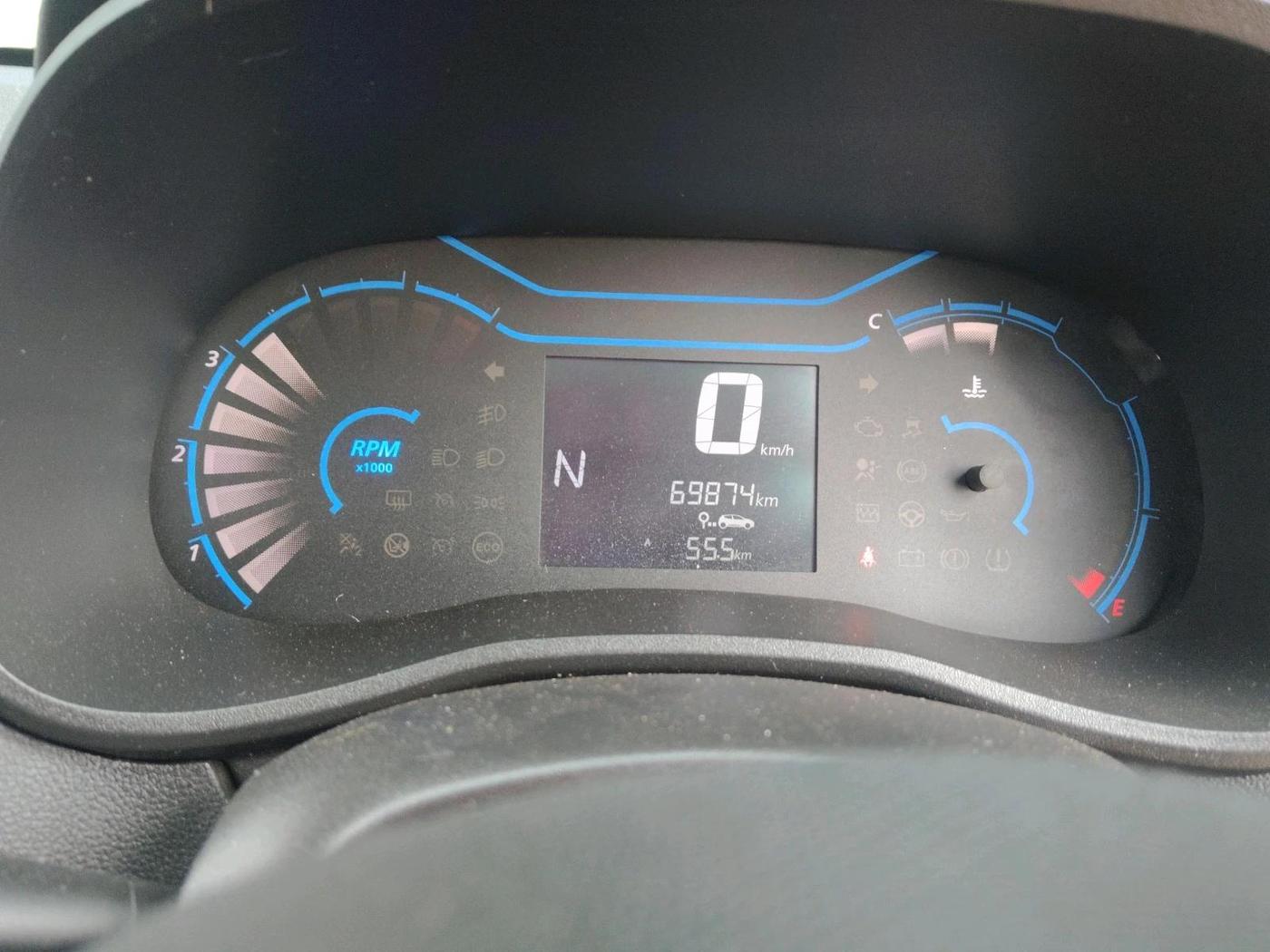 2022 Renault Kwid RXT 1.0 AMT, CNG, Automatic, 69,874 km, interior