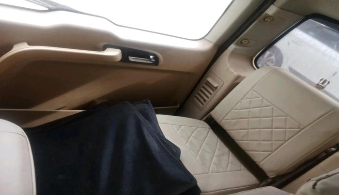 2014 Tata Safari Storme 2.2 EX 4X2, Diesel, Manual, 95,778 km, interior