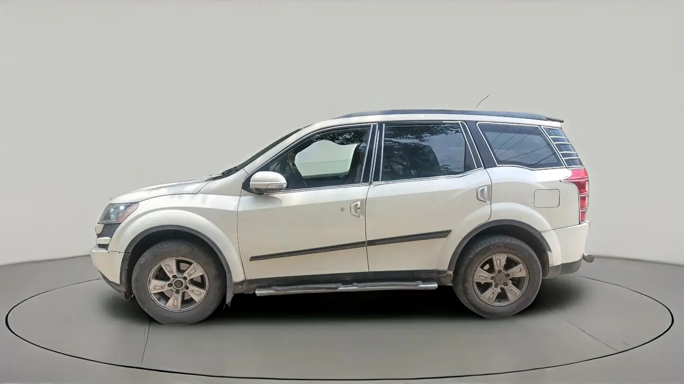 2014 Mahindra XUV500 W8, Diesel, Manual, 1,52,643 km, exterior