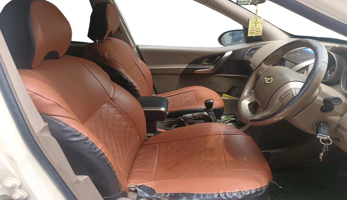 2014 Mahindra XUV500 W8, Diesel, Manual, 1,52,643 km, interior