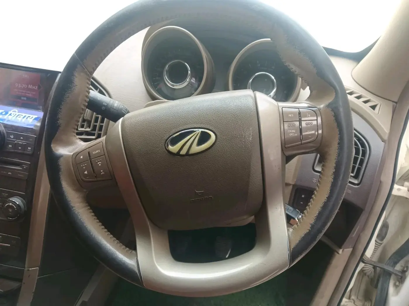 2014 Mahindra XUV500 W8, Diesel, Manual, 1,52,643 km, interior