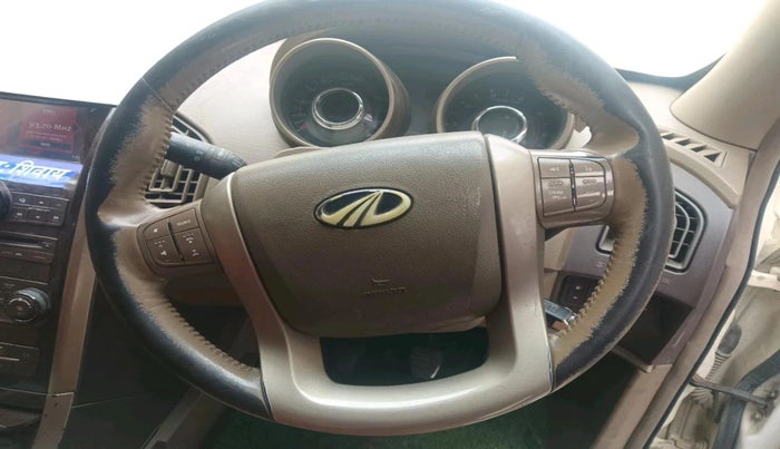 2014 Mahindra XUV500 W8, Diesel, Manual, 1,52,643 km, interior