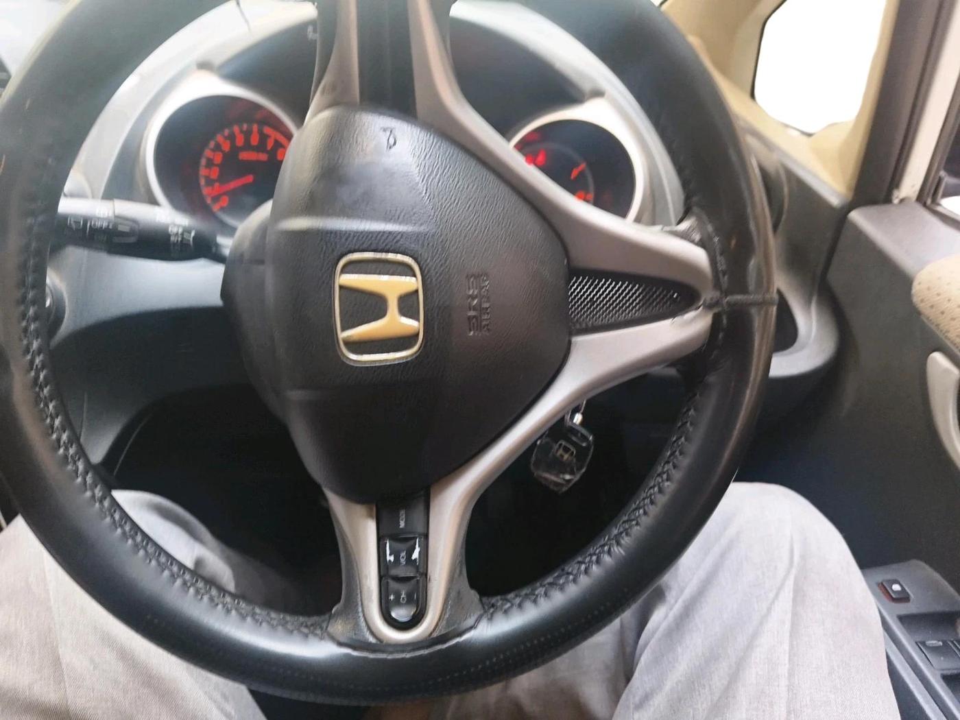 2011 Honda Jazz 1.2 L I-VTEC SELECT, Petrol, Manual, 74,040 km, interior