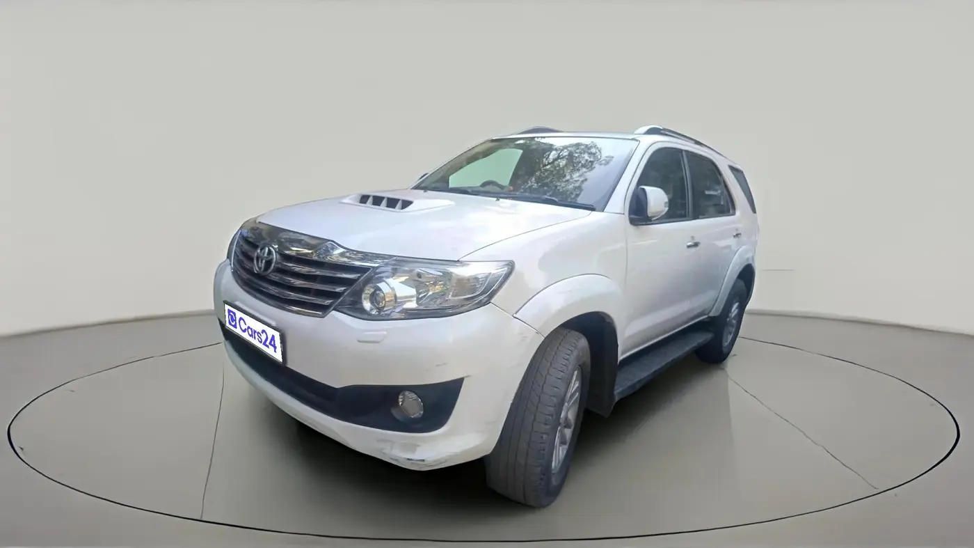 2014 Toyota Fortuner 3.0 4X4 MT, Diesel, Manual, 2,14,011 km, exterior