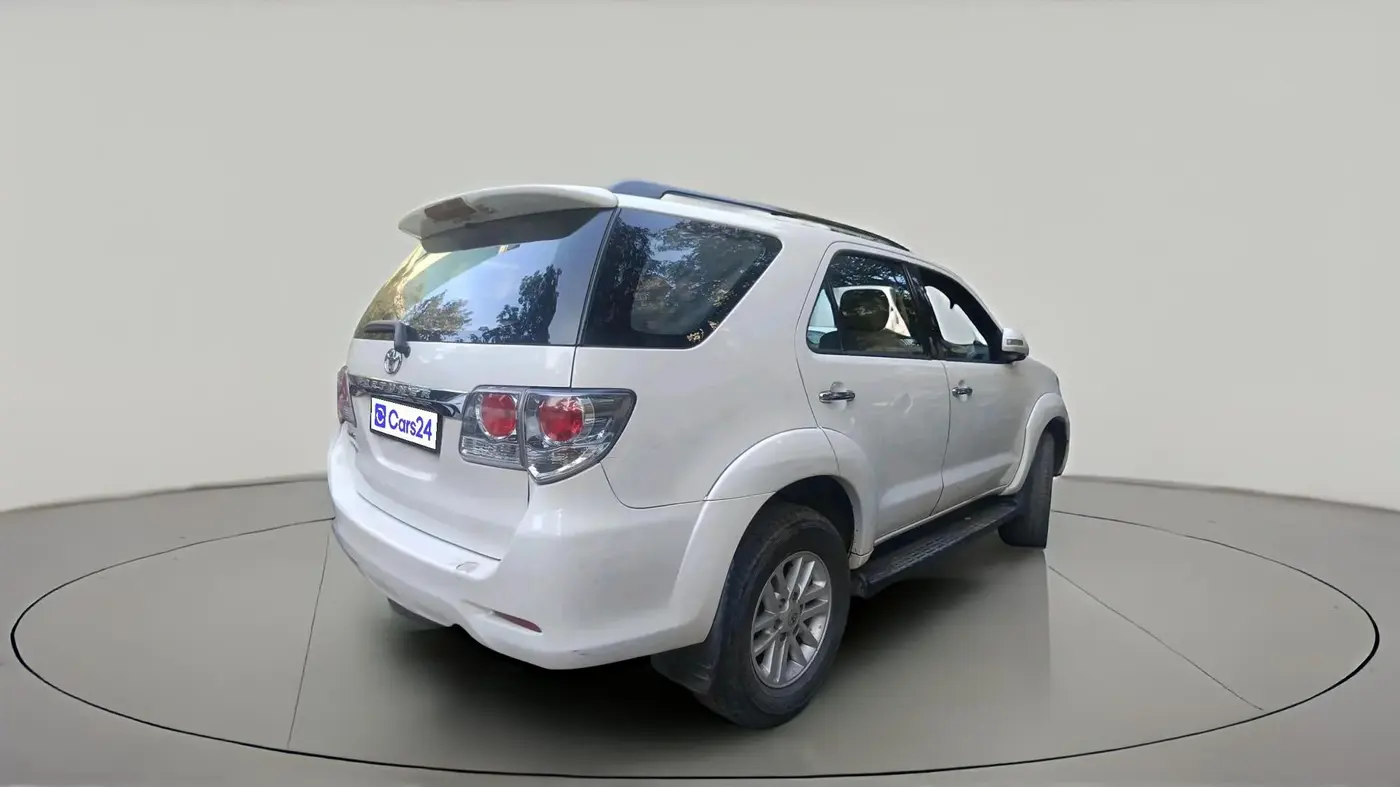 2014 Toyota Fortuner 3.0 4X4 MT, Diesel, Manual, 2,14,011 km, exterior