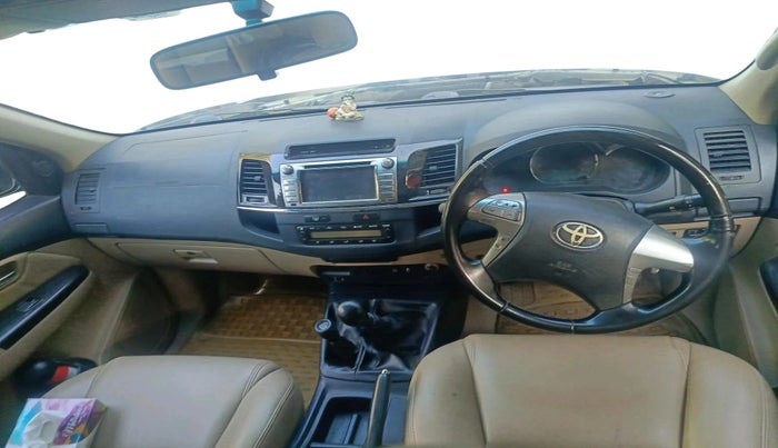 2014 Toyota Fortuner 3.0 4X4 MT, Diesel, Manual, 2,14,011 km, interior