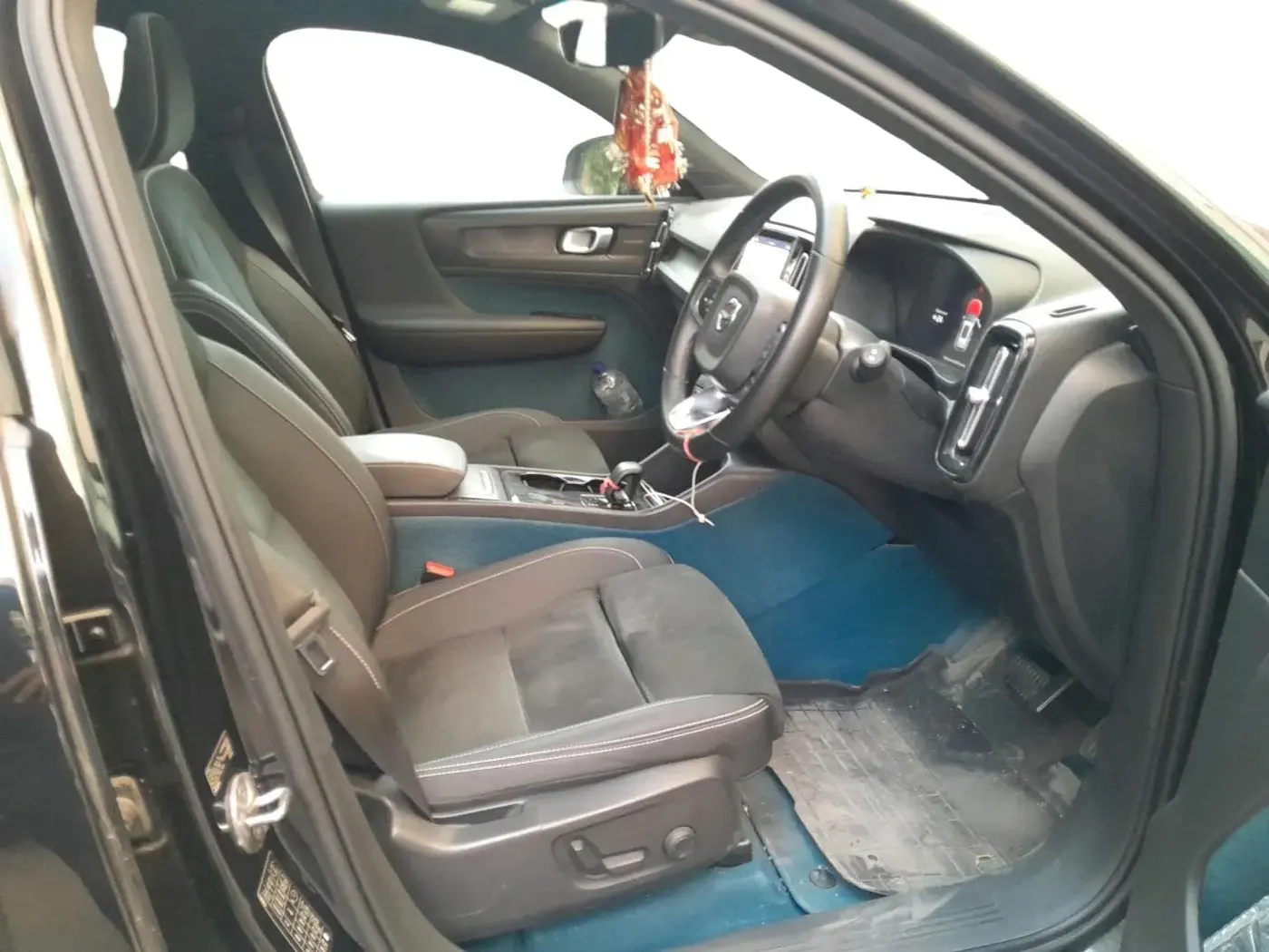 2022 Volvo XC 40  Recharge P8 , Electric, Automatic, 51,540 km, interior
