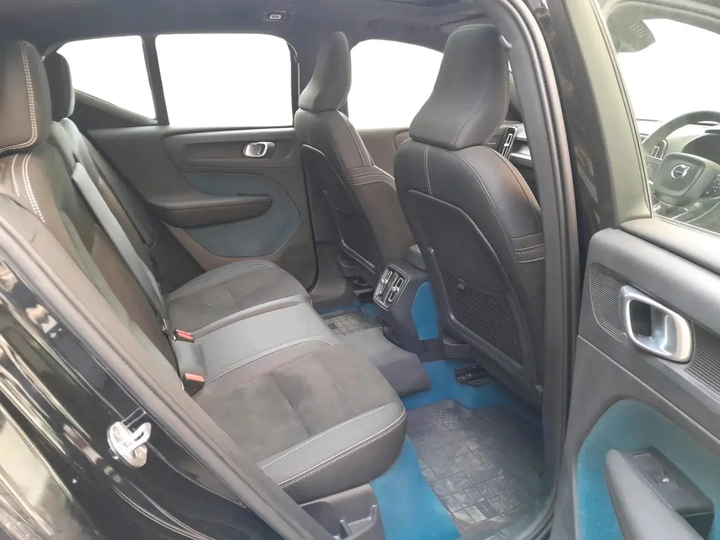 2022 Volvo XC 40  Recharge P8 , Electric, Automatic, 51,540 km, interior