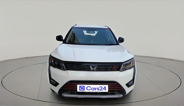 2022 Mahindra XUV300 W8 (O) 1.2 PETROL, Petrol, Manual, 29,560 km, exterior