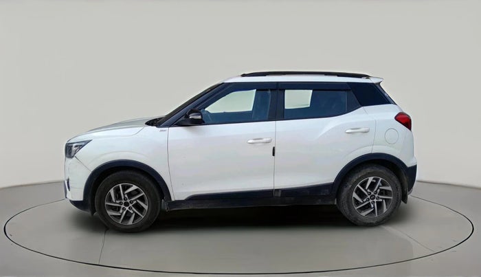 2022 Mahindra XUV300 W8 (O) 1.2 PETROL, Petrol, Manual, 29,560 km, exterior