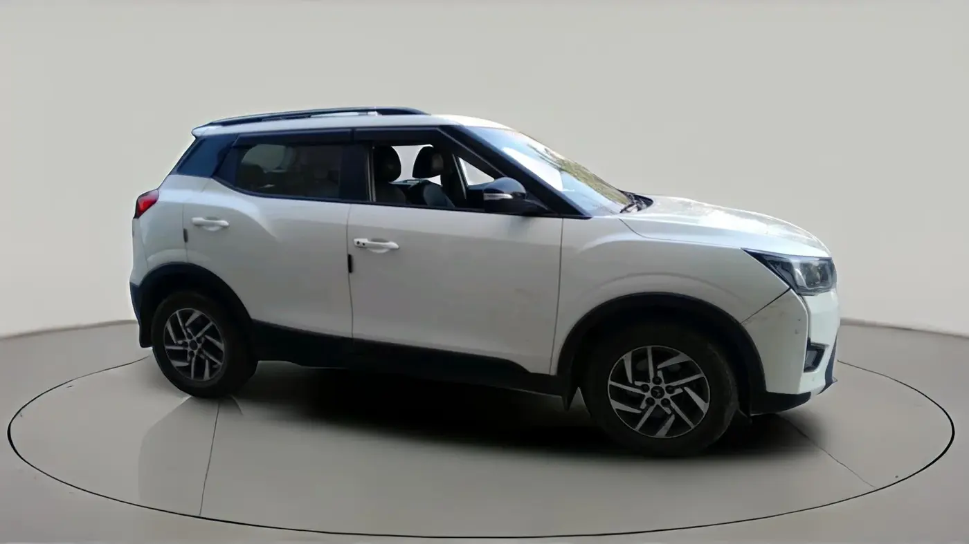 2022 Mahindra XUV300 W8 (O) 1.2 PETROL, Petrol, Manual, 29,560 km, exterior