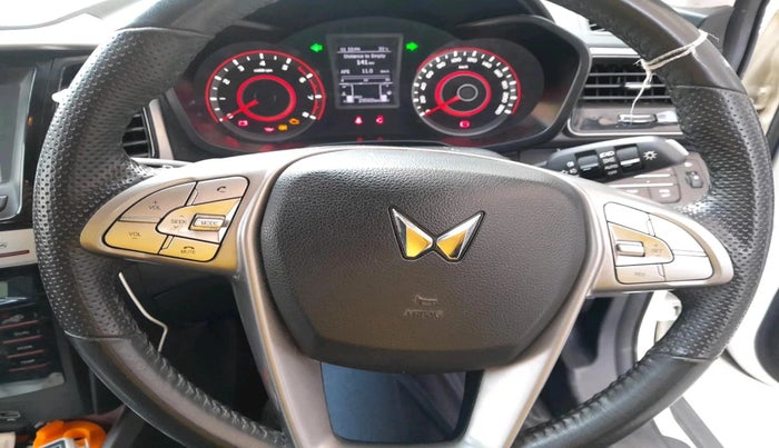 2022 Mahindra XUV300 W8 (O) 1.2 PETROL, Petrol, Manual, 29,560 km, interior