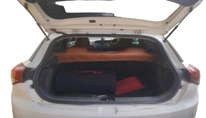 2014 Hyundai Elite i20 SPORTZ 1.4 CRDI, Diesel, Manual, 1,30,453 km, exterior