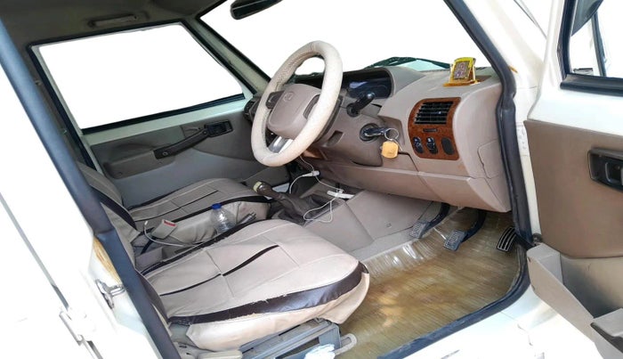 2013 Mahindra Bolero ZLX BS-III, Diesel, Manual, 1,07,667 km, interior
