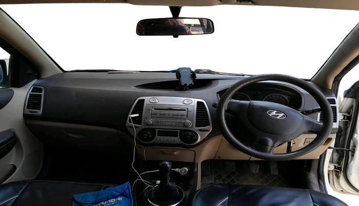 2011 Hyundai i20 MAGNA 1.2, Petrol, Manual, 1,22,390 km, interior