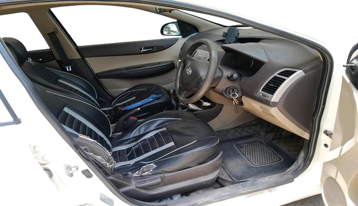 2011 Hyundai i20 MAGNA 1.2, Petrol, Manual, 1,22,390 km, interior