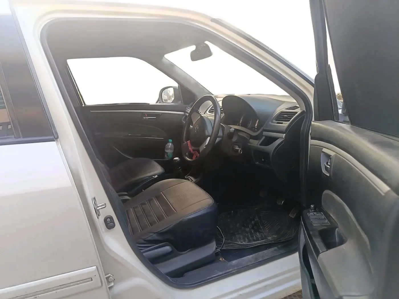 2014 Maruti Swift VXI, Petrol, Manual, 88,669 km, interior