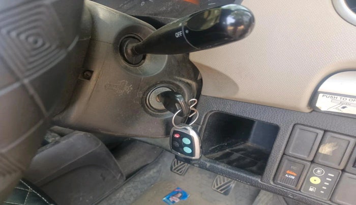 2013 Maruti Wagon R 1.0 LXI CNG, CNG, Manual, 71,743 km, interior