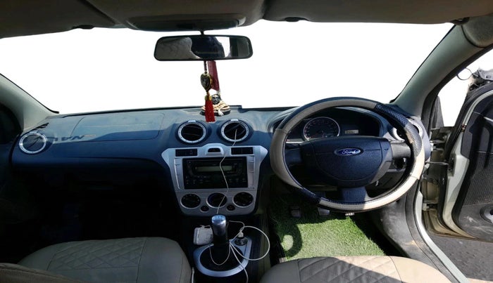 2013 Ford Figo TITANIUM 1.4 DIESEL, Diesel, Manual, 1,05,060 km, interior